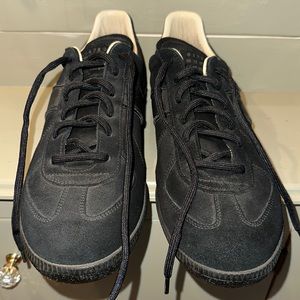 Maison Margiela Men’s Black Suede Sneakers!